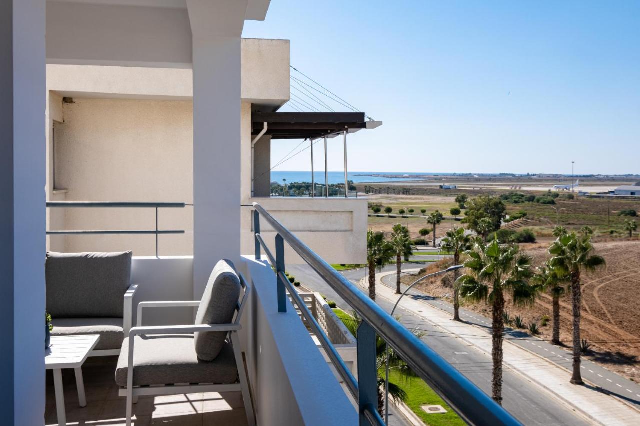 The Saline Views Makenzy Daire Larnaca Dış mekan fotoğraf
