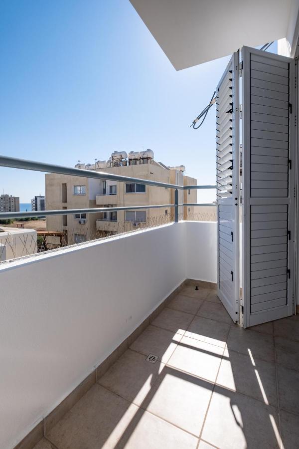 The Saline Views Makenzy Daire Larnaca Dış mekan fotoğraf